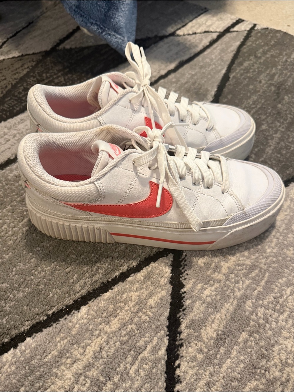 WOMENS NIKE COURT LEGACY LIFT